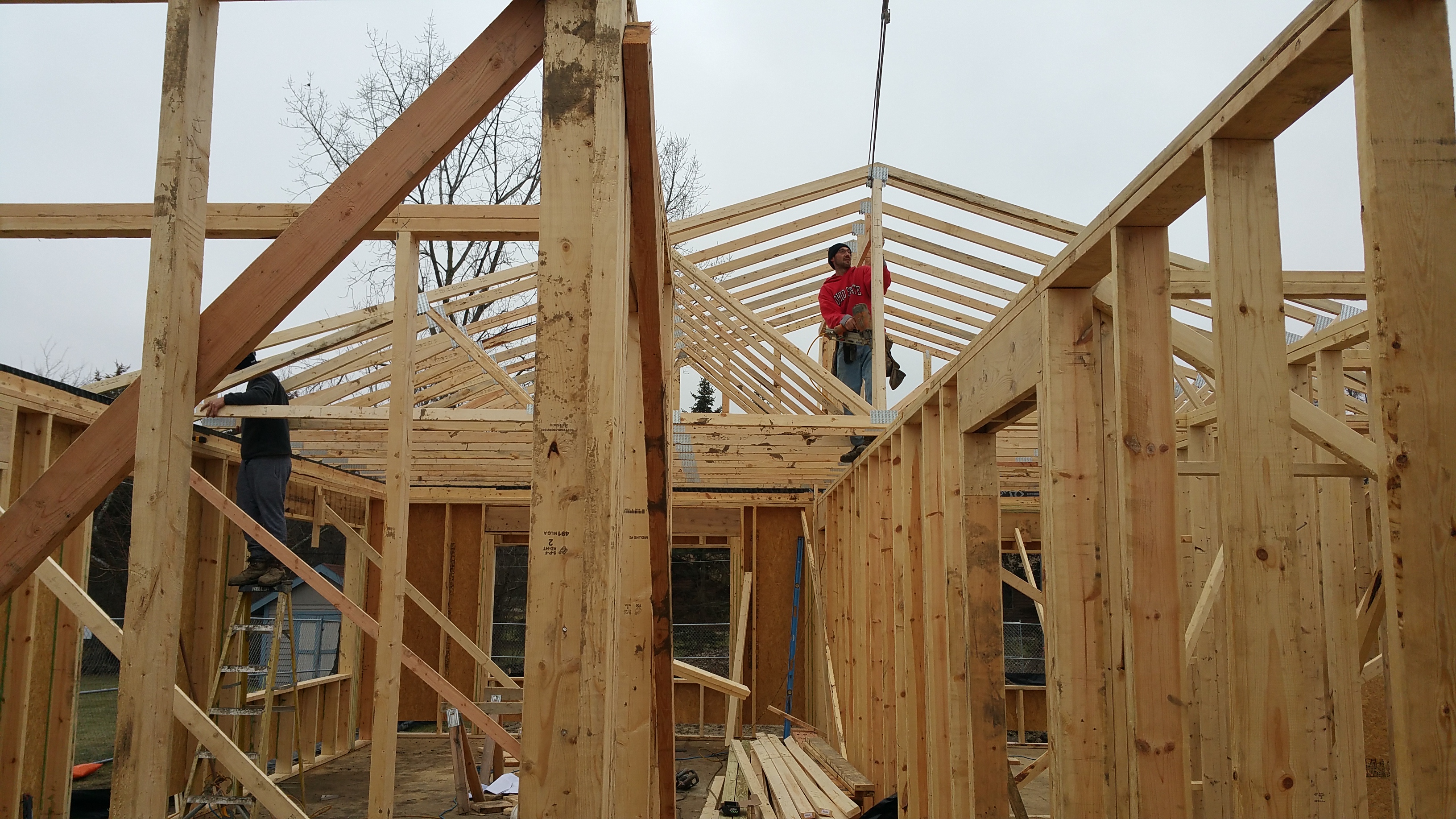 trusses-going-in-from-inside