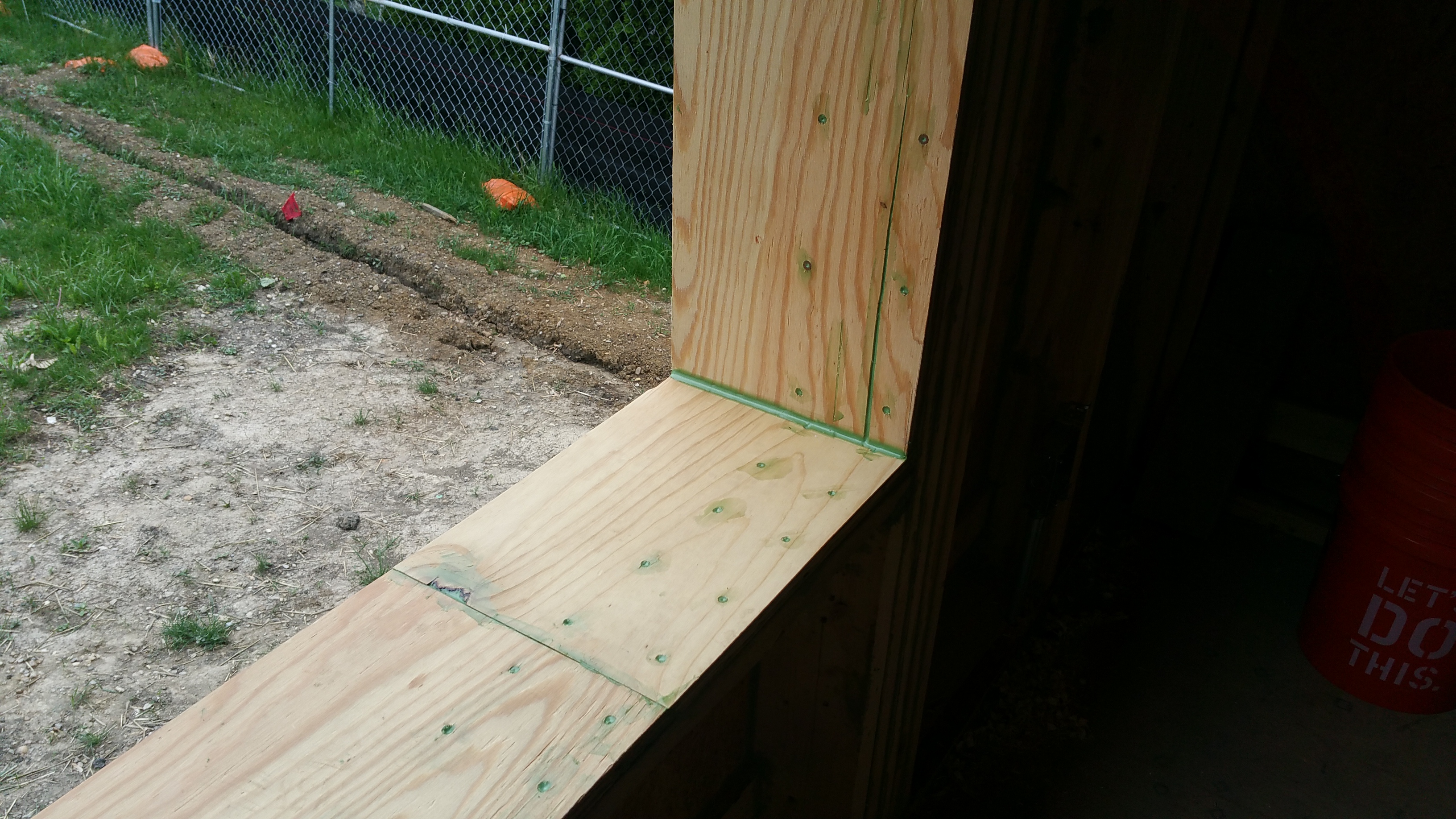 lwr rgt int wdw buck w: hf sealant