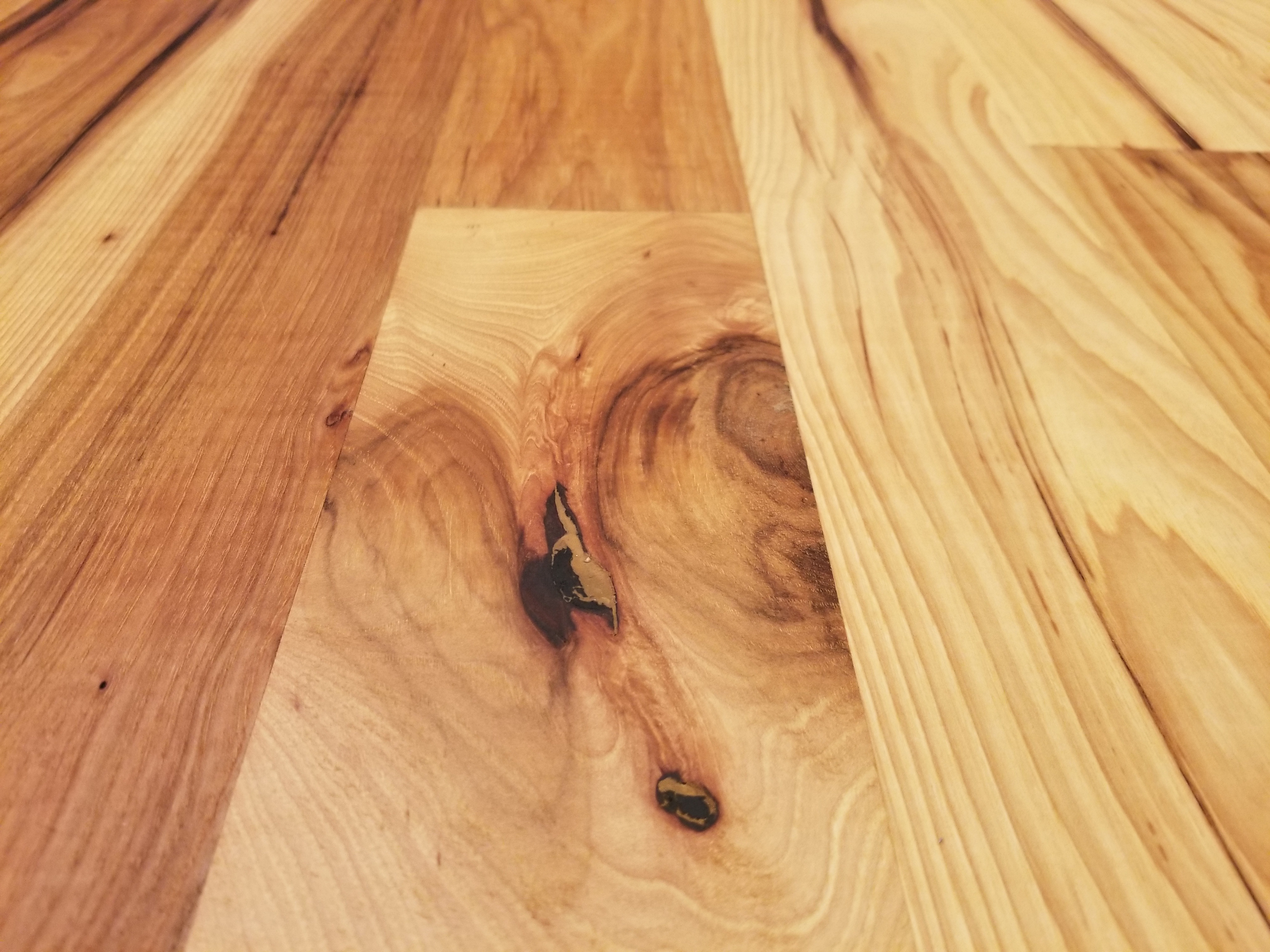 close-up knot w: staining