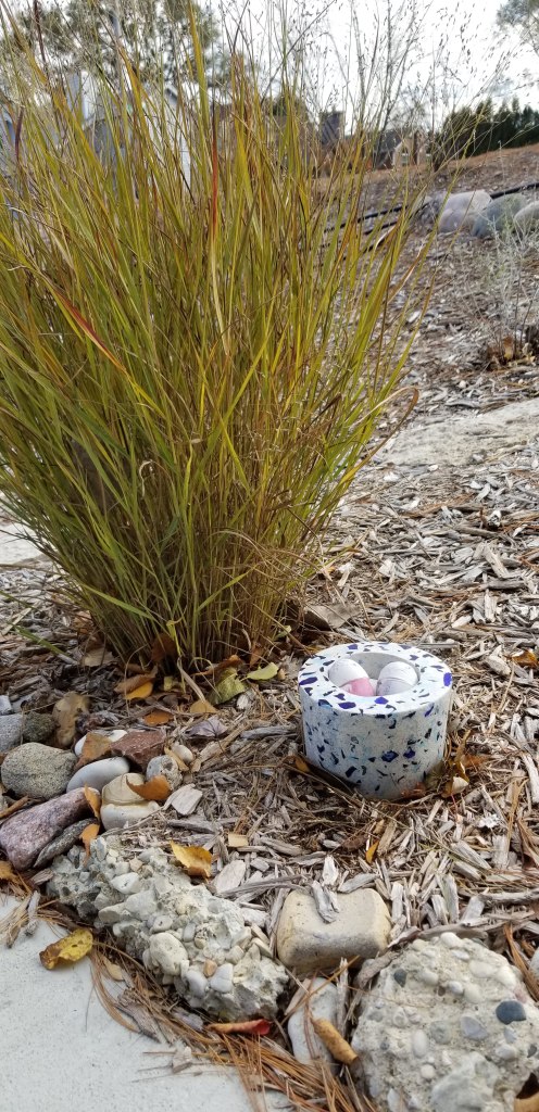 decorative concrete eggs